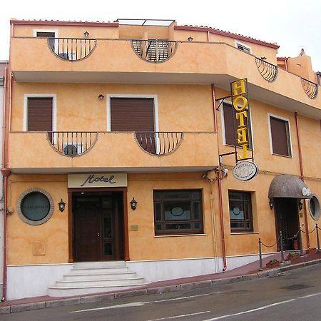 Hotel Mistral Портоскузо Екстериор снимка