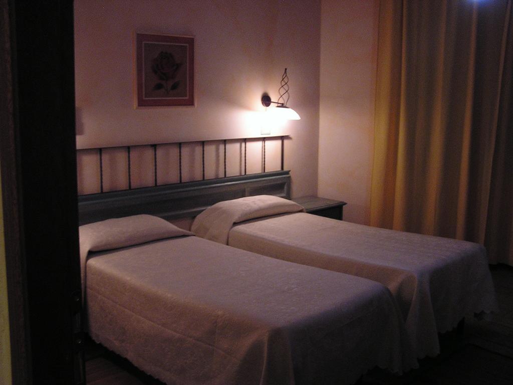 Hotel Mistral Портоскузо Екстериор снимка