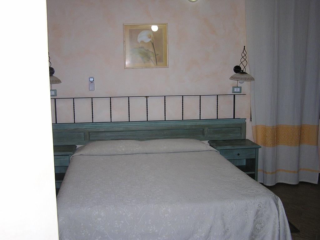 Hotel Mistral Портоскузо Екстериор снимка