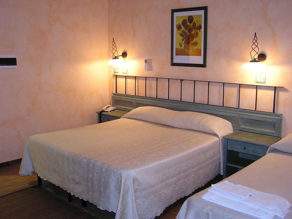 Hotel Mistral Портоскузо Екстериор снимка