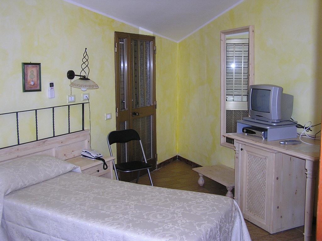 Hotel Mistral Портоскузо Стая снимка