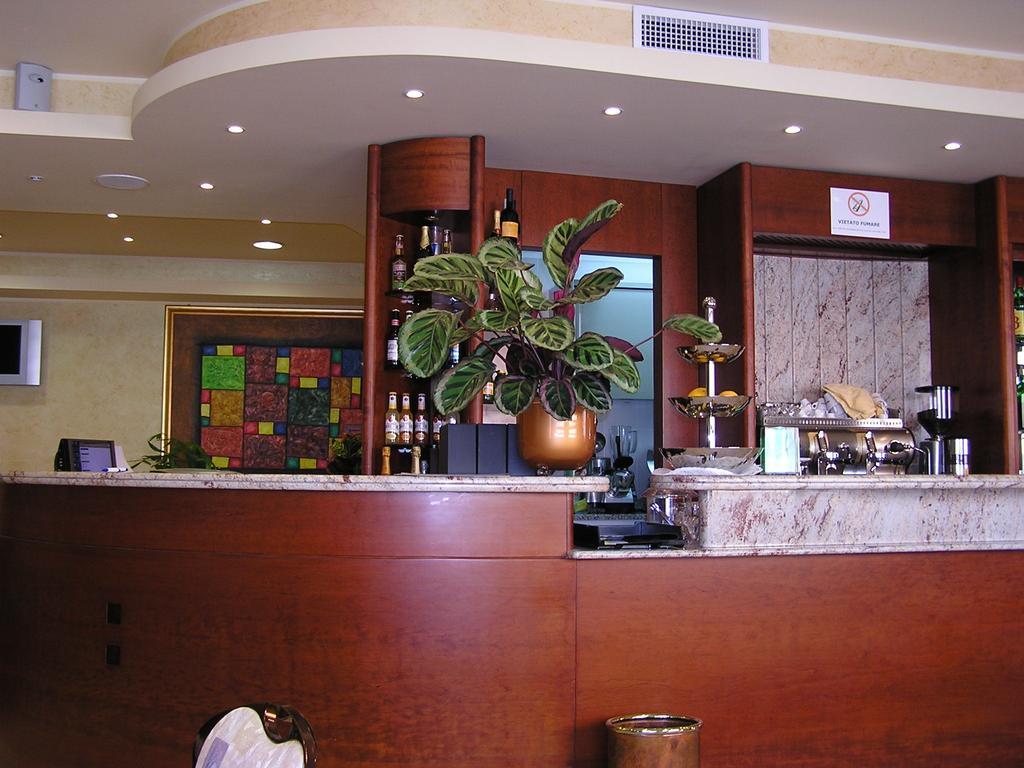 Hotel Mistral Портоскузо Екстериор снимка