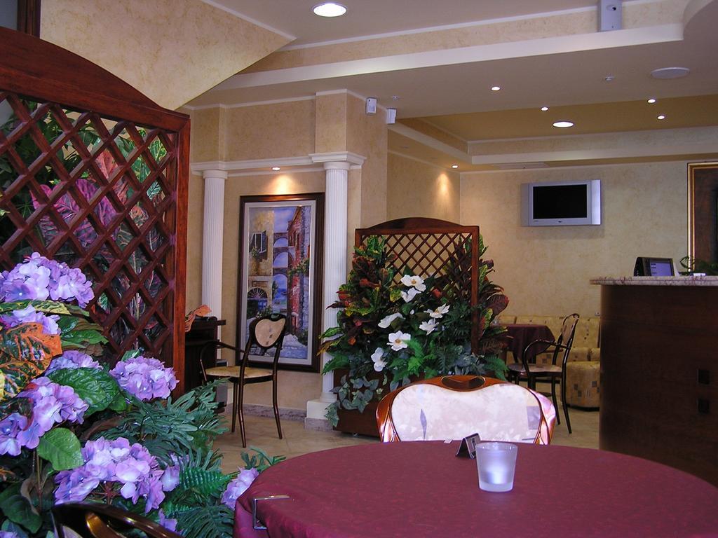 Hotel Mistral Портоскузо Екстериор снимка