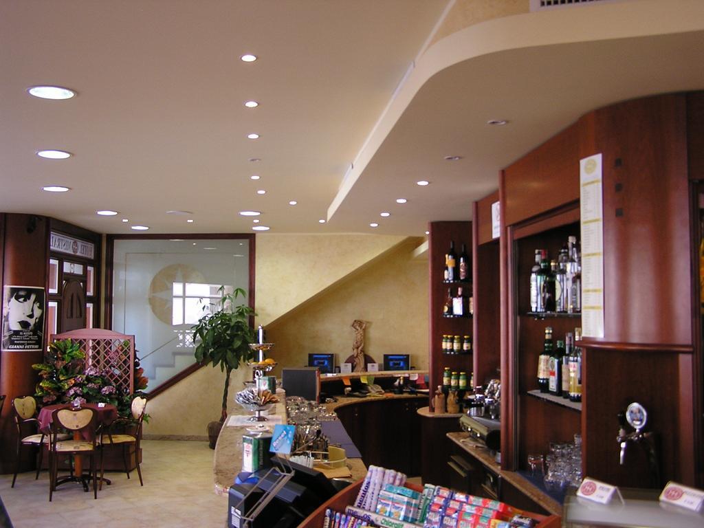 Hotel Mistral Портоскузо Екстериор снимка